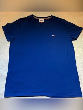 Tommy Hilfiger Solid Blue Crew Neck Tee with Flag Logo